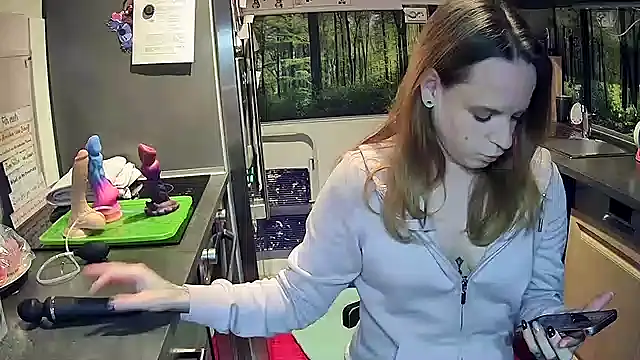 Snapshot of SexyMilf_37 chatting on November 2, 2025, 9:20 pm SexyMilf 37 online show from November 2, 2025, 9:20 pm