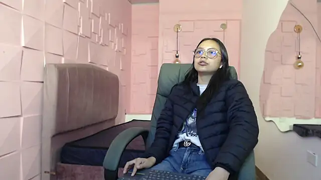 katalina07 1 online show from September 24, 2025, 2:12 pm