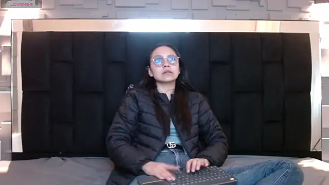 katalina07 1 online show from October 15, 2025, 1:41 pm