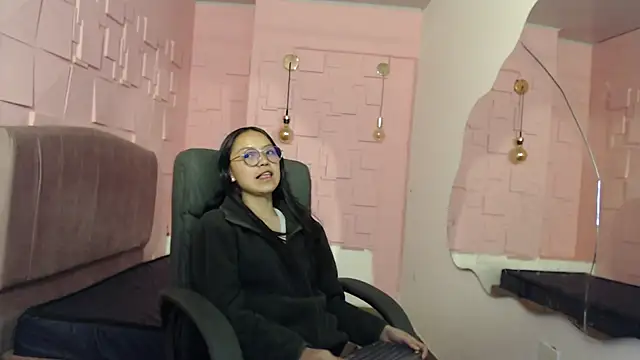 katalina07 1 online show from September 20, 2025, 12:32 pm