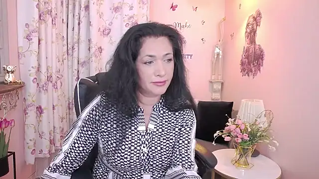 Snapshot of MyLovOne chatting on June 19, 2026, 11:38 am MyLovOne online show from June 19, 2026, 11:38 am