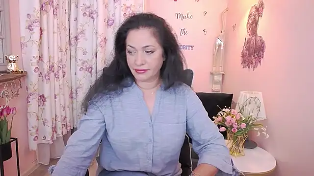Snapshot of MyLovOne chatting on June 7, 2026, 9:25 am MyLovOne online show from June 7, 2026, 9:25 am