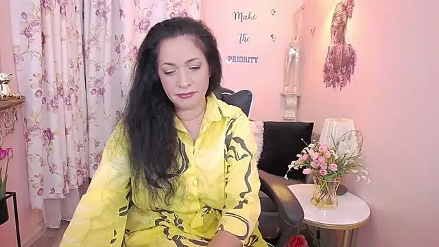 Snapshot of MyLovOne chatting on June 16, 2026, 10:37 am MyLovOne online show from June 16, 2026, 10:37 am