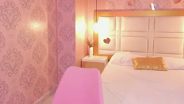 luna hot ass online show from February 17, 2026, 9:12 pm