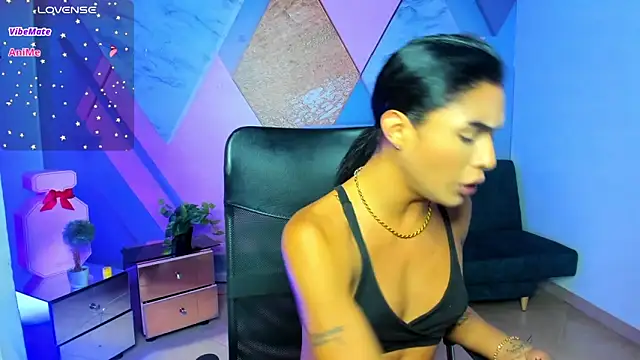 keytinthomson  online show from September 17, 2025, 7:49 pm