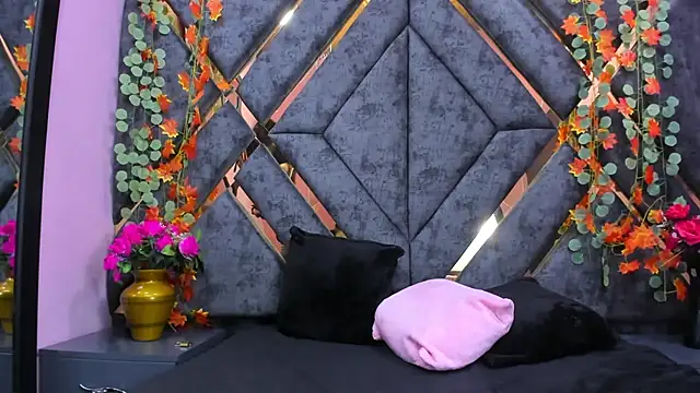 Emy Latin online show from October 31, 2025, 5:09 pm