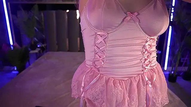 DiamondGoldie online show from October 2, 2025, 7:01 am