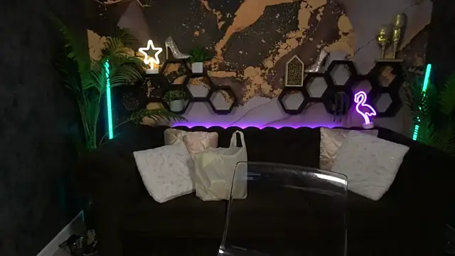 DiamondGoldie online show from September 14, 2025, 8:48 am