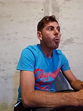 Alex-andru88 online show from October 20, 2025, 2:06 pm