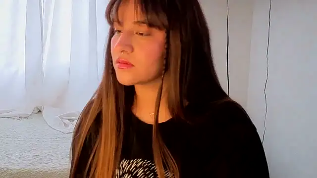 Linda Bellucci online show from September 29, 2025, 9:42 pm