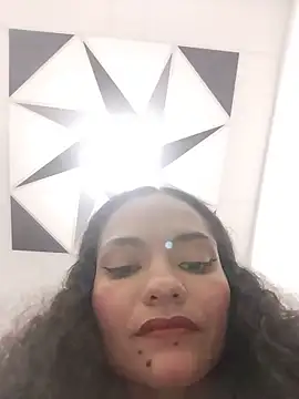 Karen Ariass online show from June 19, 2026, 3:34 am