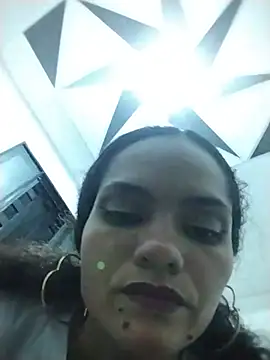 Karen Ariass online show from June 10, 2026, 3:19 am
