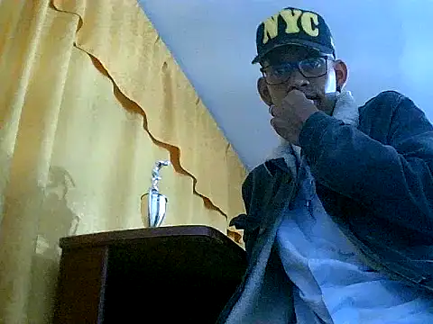Snapshot of Negritohot2828 chatting on May 3, 2026, 12:16 am Negritohot2828 online show from May 3, 2026, 12:16 am