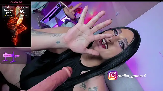 Sweetveronik 44 online show from May 9, 2026, 6:11 pm