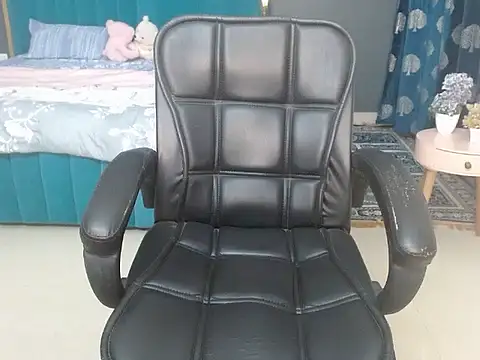 Snapshot of Urlove_lily chatting on September 15, 2025, 3:34 pm Urlove lily online show from September 15, 2025, 3:34 pm