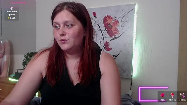 Alisawoods  online show from July 14, 2026, 12:22 pm