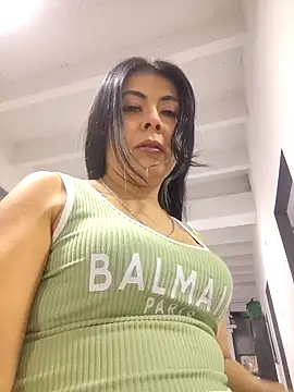 Aniajoness  online show from November 16, 2025, 2:49 am