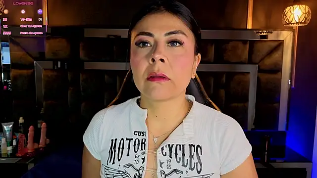 Aniajoness  online show from October 3, 2025, 3:41 am