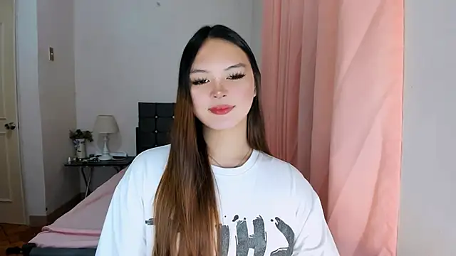 ameliamaureen online show from November 23, 2025, 2:05 pm