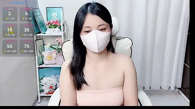 phuongnhi  online show from May 25, 2026, 4:56 am