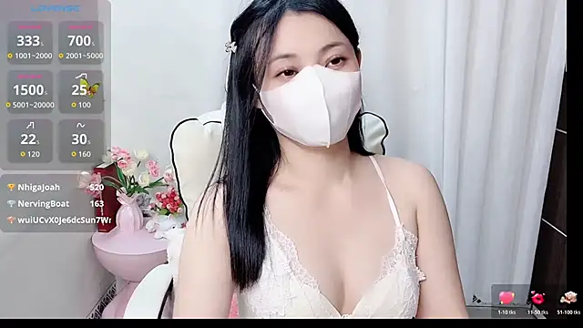 phuongnhi  online show from May 6, 2026, 4:22 pm