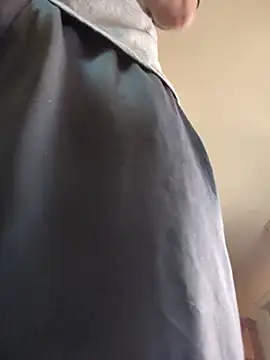 sizableunicorn7 online show from October 6, 2025, 9:48 pm