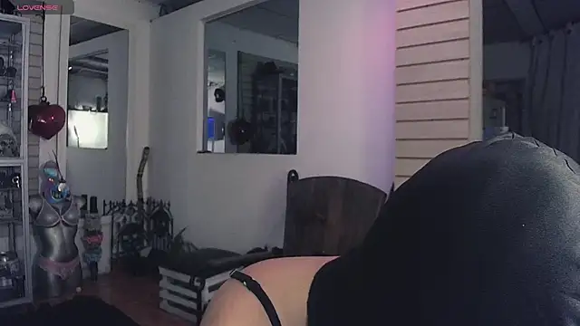 Snapshot of xinamora chatting on November 7, 2025, 5:12 am xinamora online show from November 7, 2025, 5:12 am