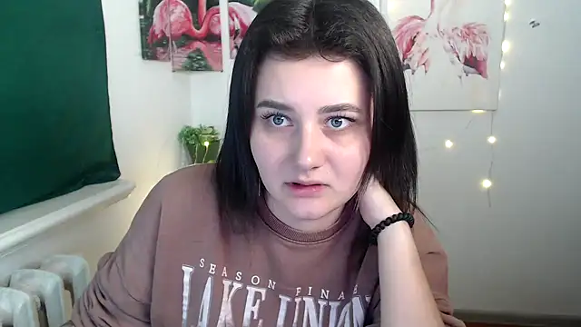 Katrin kiss  online show from November 7, 2025, 12:21 pm