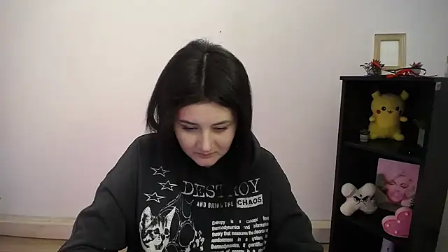 Katrin kiss  online show from February 19, 2026, 1:19 pm