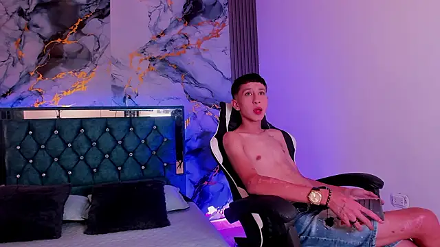 spicyslim  online show from February 10, 2026, 3:38 am