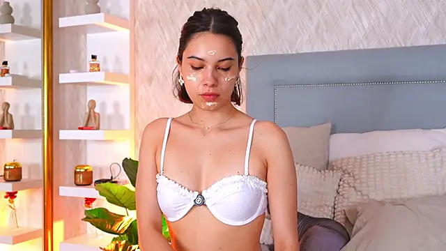 Sofy Bradd online show from June 2, 2026, 5:29 am