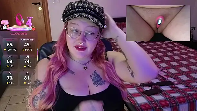 AlyssaWonderland online show from December 14, 2025, 12:11 pm