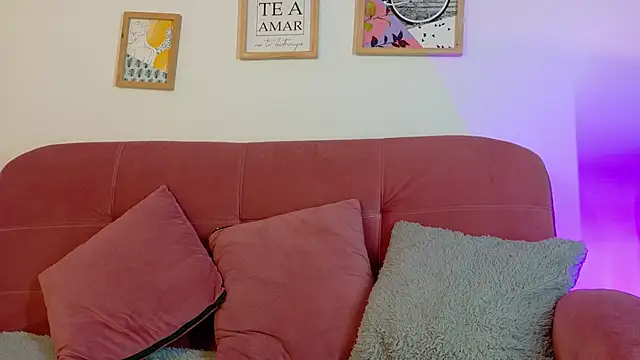 Snapshot of Karina2Smith chatting on March 6, 2026, 7:09 pm Karina2Smith online show from March 6, 2026, 7:09 pm