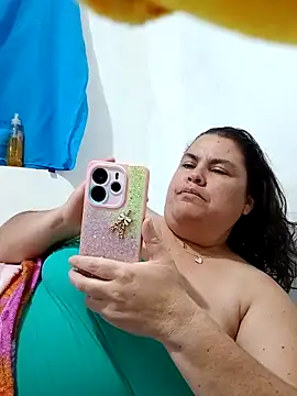 yaneth  online show from November 13, 2025, 1:53 am