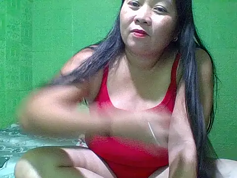 hottestmommm12345 online show from January 16, 2026, 4:05 am