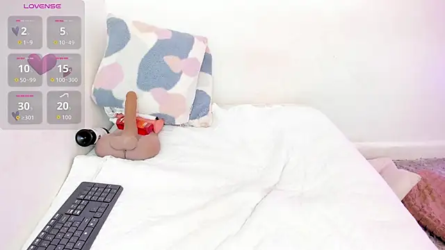 yunna7 online show from October 8, 2025, 3:13 pm