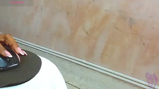 WildScarlet online show from March 20, 2025, 3:47 pm