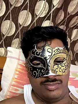 VVcouple online show from September 29, 2025, 6:24 pm