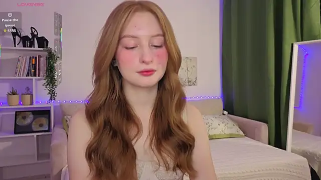 Betty Twinkle online show from September 28, 2025, 9:22 pm