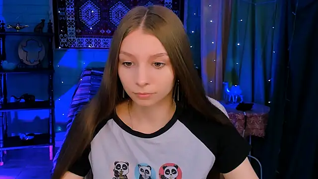 JulieDaniel online show from June 10, 2026, 4:13 am