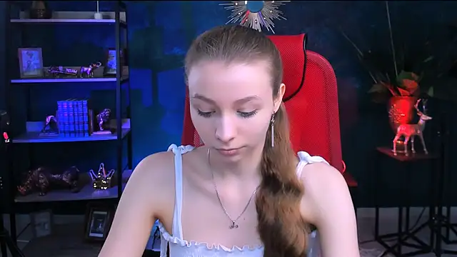 JulieDaniel online show from May 6, 2026, 4:16 am