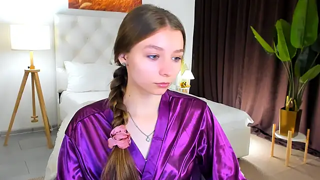 JulieDaniel online show from September 25, 2025, 8:20 am