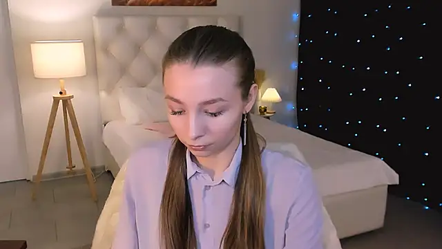 JulieDaniel online show from February 11, 2026, 4:12 am