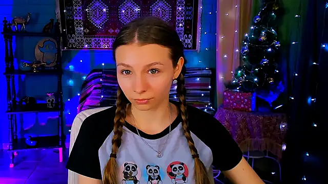 JulieDaniel online show from December 16, 2025, 4:50 am