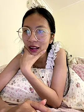 Lil-Gi online show from November 8, 2025, 5:05 pm