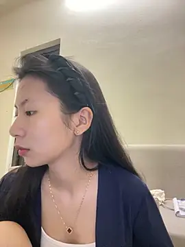 Lil-Gi online show from October 6, 2025, 1:56 pm