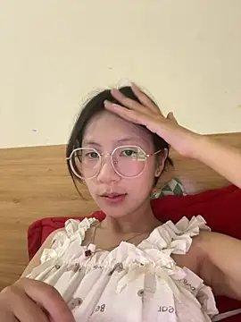 Lil-Gi online show from September 23, 2025, 2:13 pm