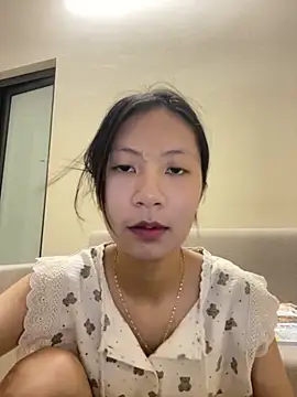 Lil-Gi online show from October 5, 2025, 3:47 pm