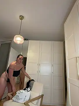 chloedlm5 online show from July 10, 2026, 9:26 pm