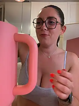 chloedlm5 online show from July 16, 2026, 9:23 pm
